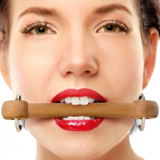 WOODEN BRIDLE GAG WHITE